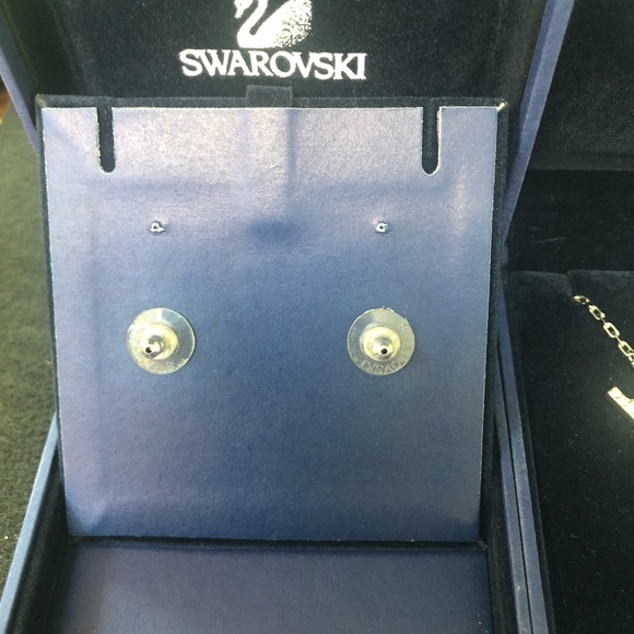 Swarovski I Love New York Necklace & Earrings Set - Picture 7 of 13